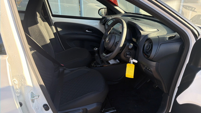 Toyota Aygo X 1.0 VVT-i Edge 5dr Petrol Hatchback